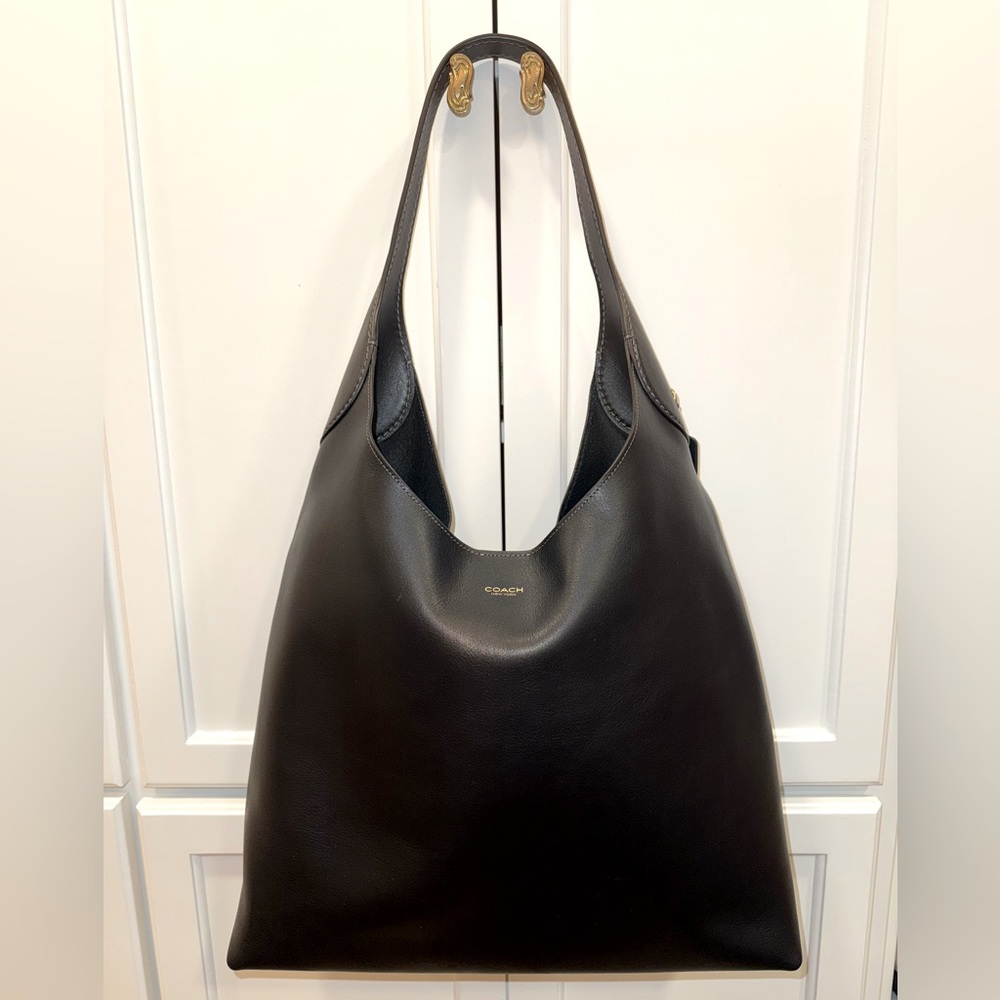 NWOT OR DUSTER
Coach Brooklyn Black Leather Women's Bag 
Size 39
